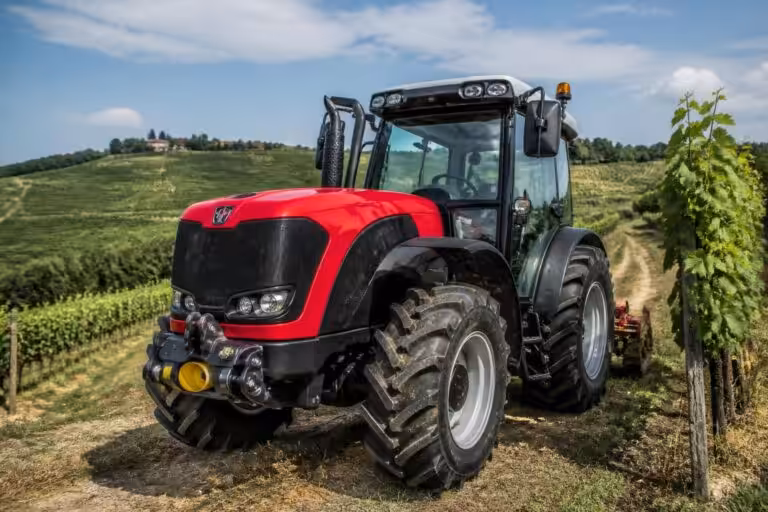 découvrez antonio carraro, une marque renommée de tracteurs compacts et polyvalents, conçus pour répondre aux besoins des agriculteurs exigeants.
